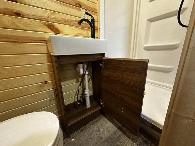 #1703-•-fully-finished-portable-cabin-image-70