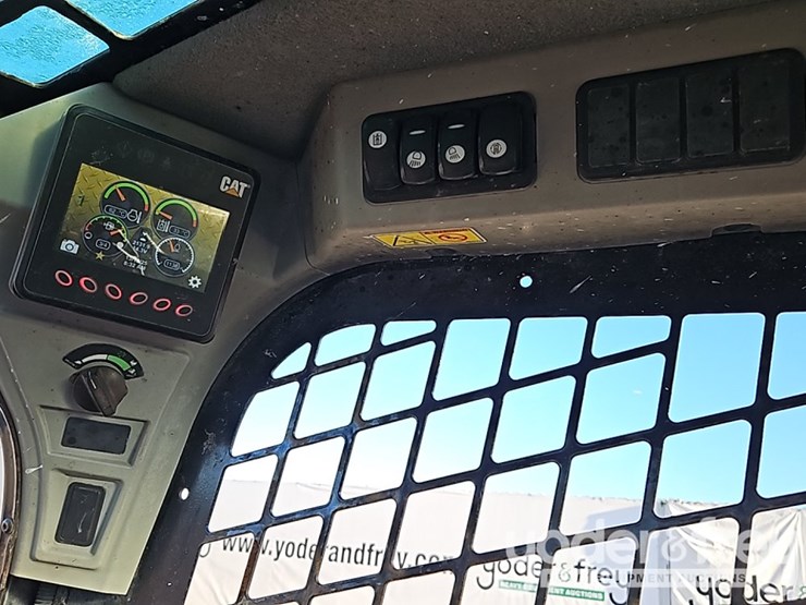 2019-caterpillar-262d-image-23