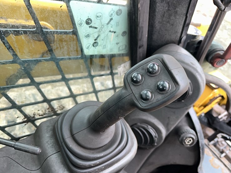 2018-caterpillar-279d-image-21