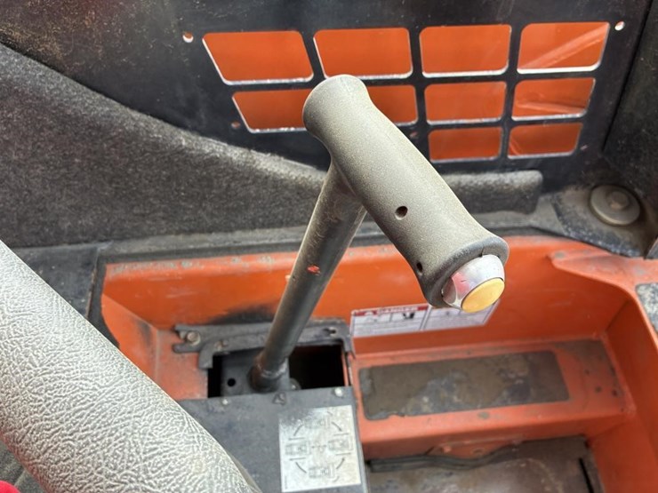 2019-gehl-r105-image-13