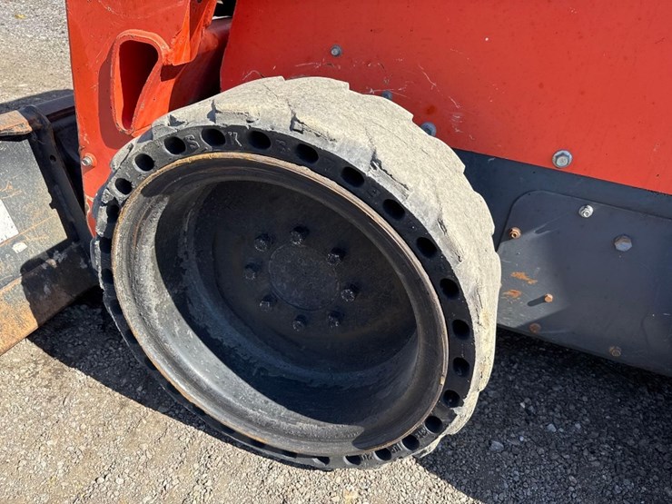 kubota-ssv65-image-10