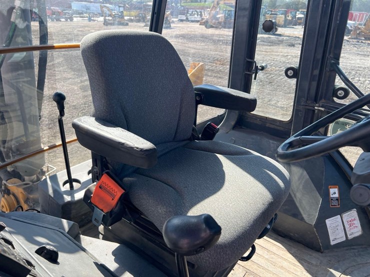 deere-410l-image-28