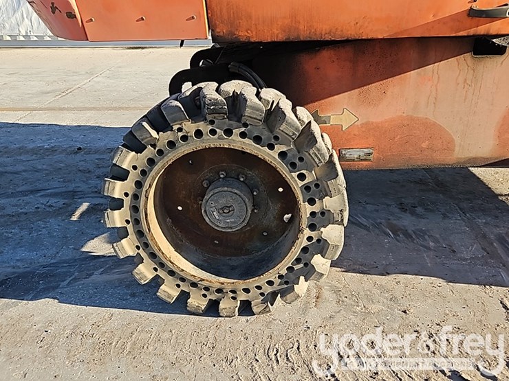 2012-jlg-600s-image-8