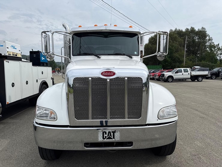 2019-peterbilt-337-image-7