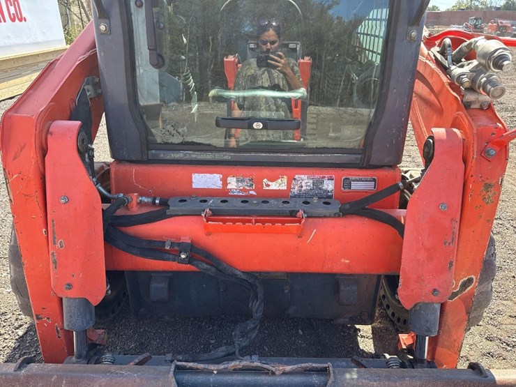 kubota-ssv65-image-14