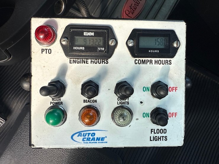 2019-peterbilt-337-image-23