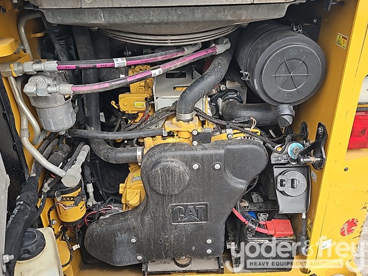 2021-caterpillar-272d3-image-18