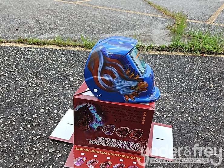 auto-darkening-welding-helmets-image-2