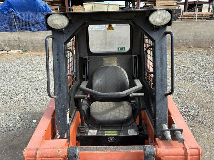 2019-gehl-r105-image-12