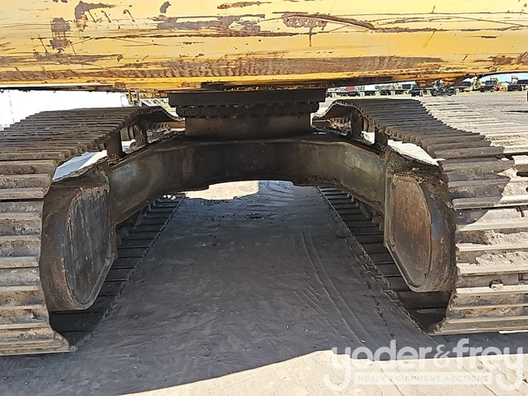 2004-new-holland-eh160-image-27