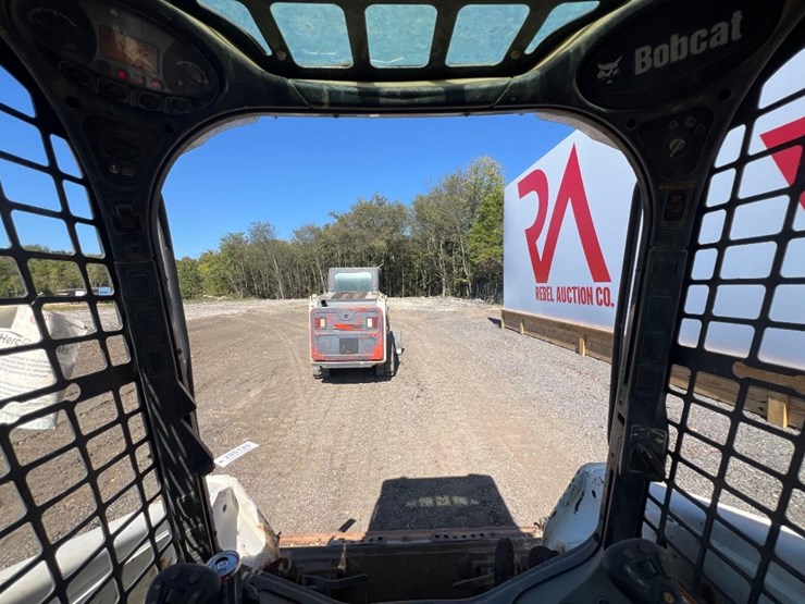 2019-bobcat-t590-image-34