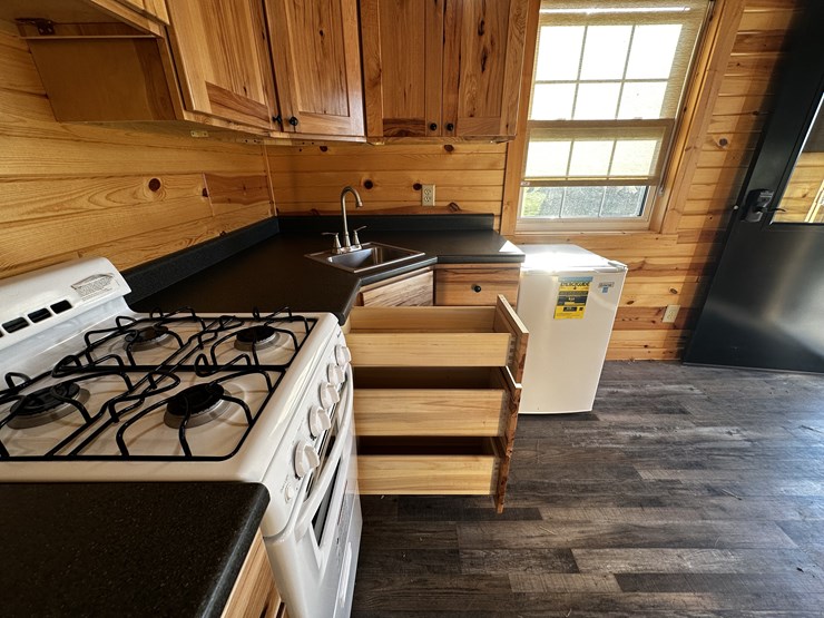 #1703-•-fully-finished-portable-cabin-image-40