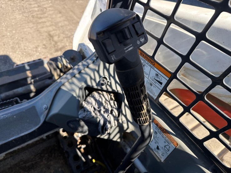 2014-bobcat-t550-image-30