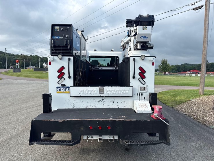 2019-peterbilt-337-image-4