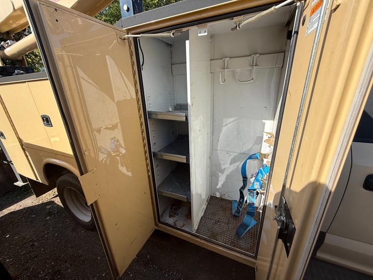 2019-ford-f550-xl-image-18