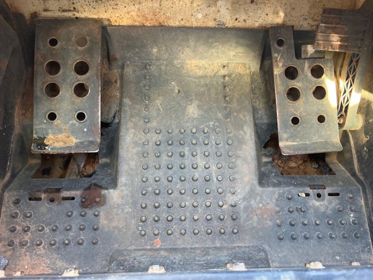 2019-bobcat-t590-image-32
