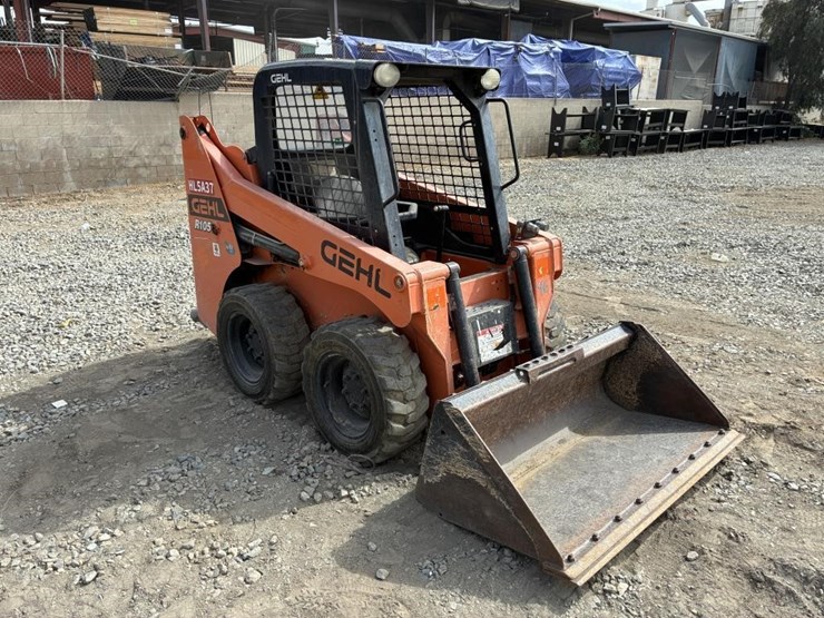 2019-gehl-r105-image-2