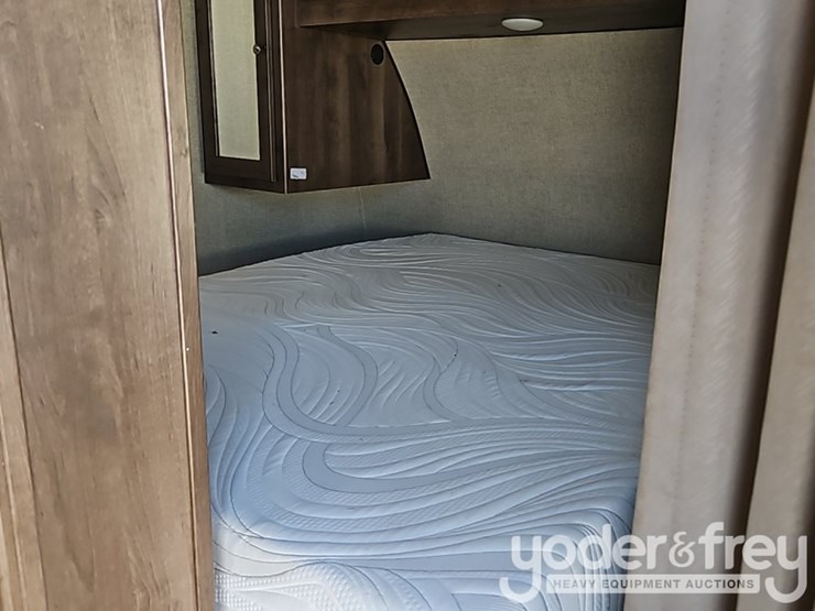 2018-35'-forest-river-shasta-oasis-30qb-travel-trailer,-one-slideout,-sleeps-8-image-21
