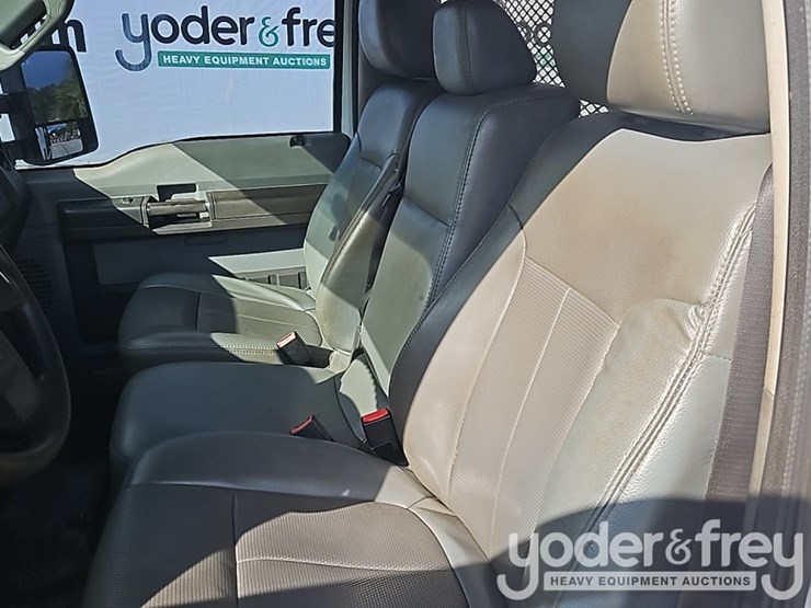 2011-ford-f350-image-21