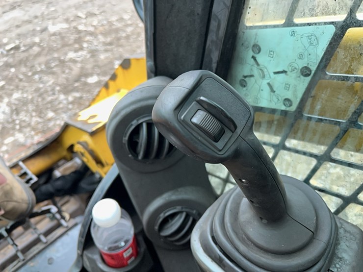 2018-caterpillar-279d-image-22