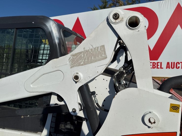2021-bobcat-t595-image-18