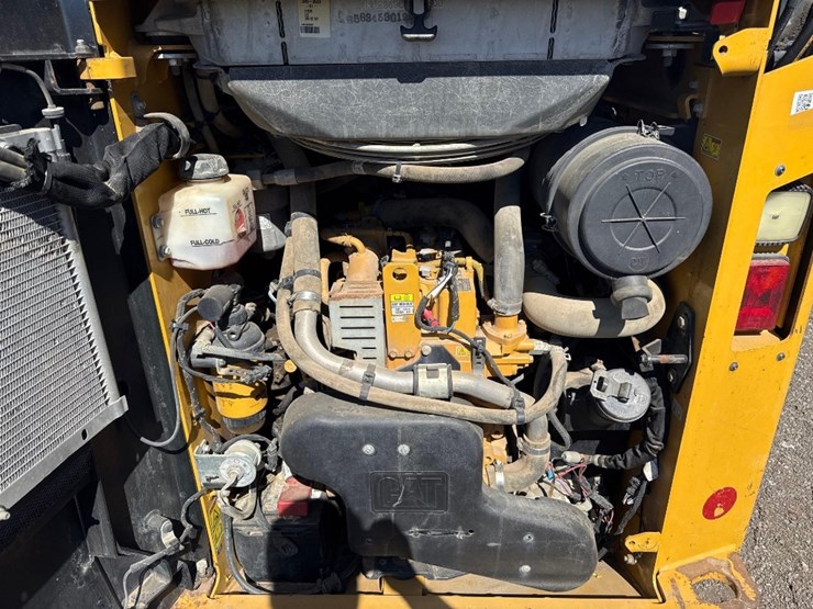 2021-caterpillar-259d3-image-12