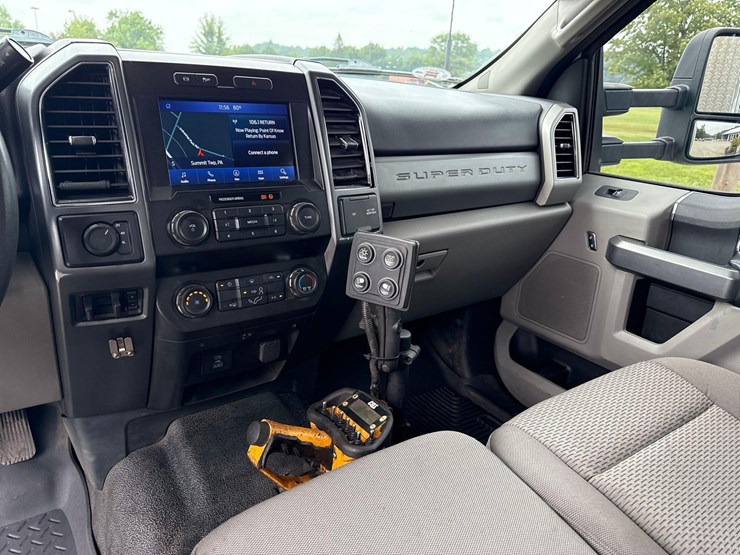 2022-ford-f550-xlt-image-24