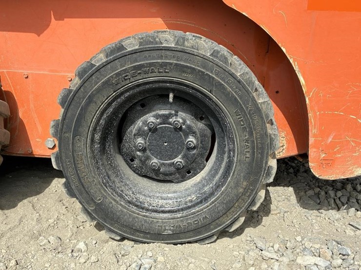 2019-gehl-r105-image-8