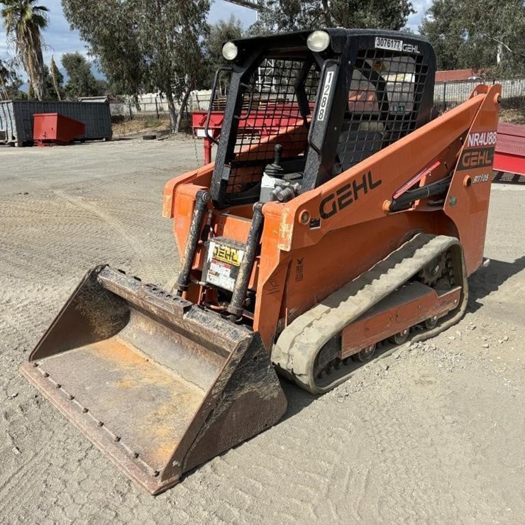 2021 GEHL RT105