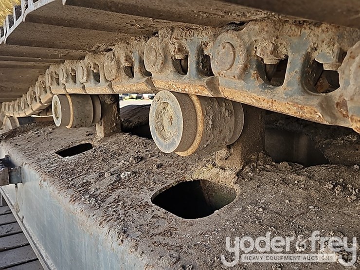 2004-new-holland-eh160-image-23