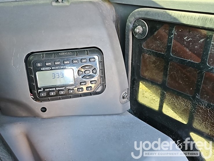 2022-kubota-svl75-2-image-30