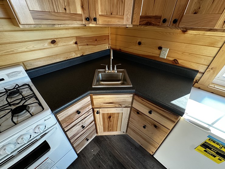 #1703-•-fully-finished-portable-cabin-image-39