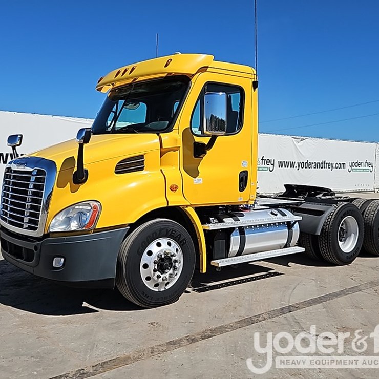 2018 FREIGHTLINER CASCADIA 113