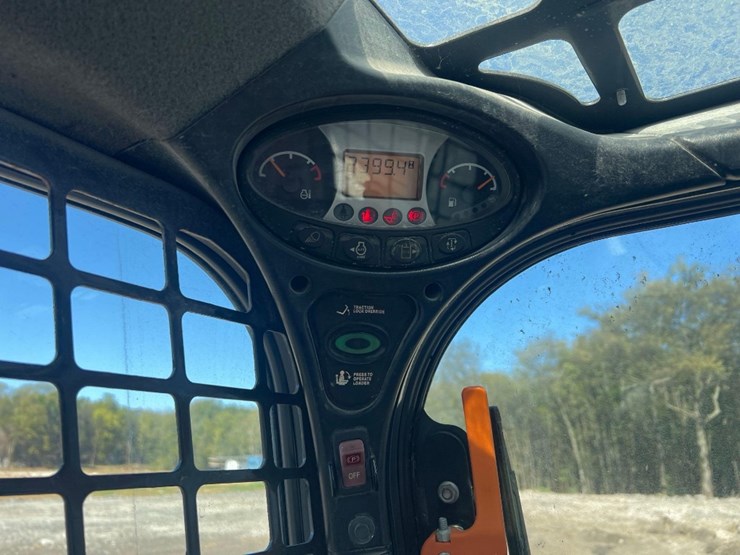 2021-bobcat-t740-image-29