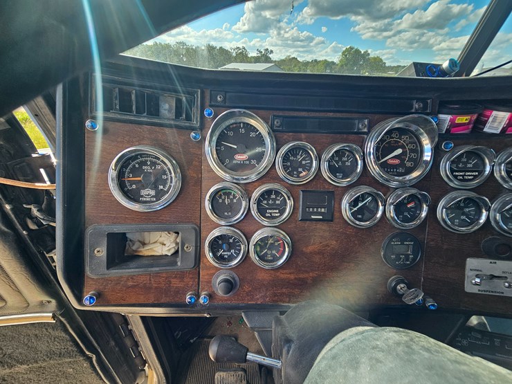 1989-peterbilt-379-image-82