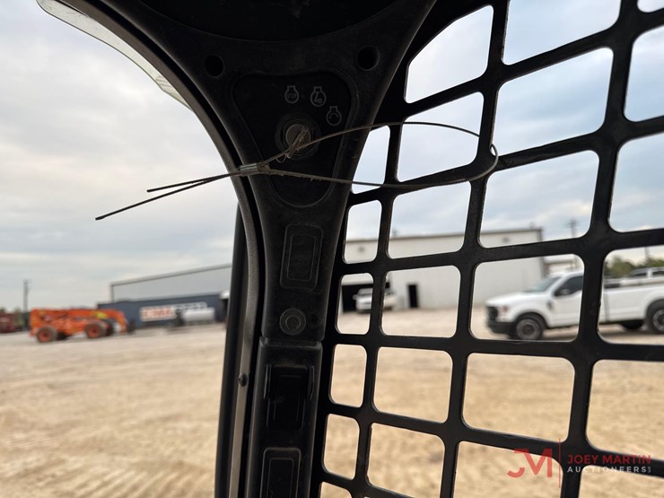 2019-bobcat-t595-image-17