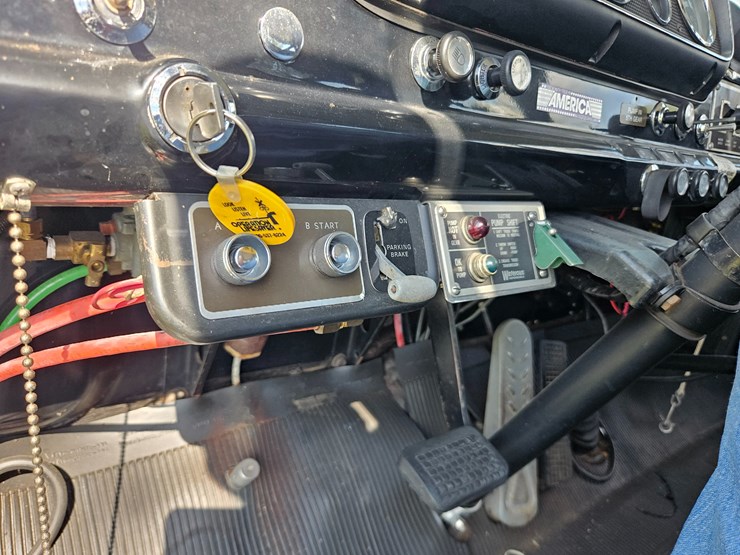 1983-ford-c800-image-58