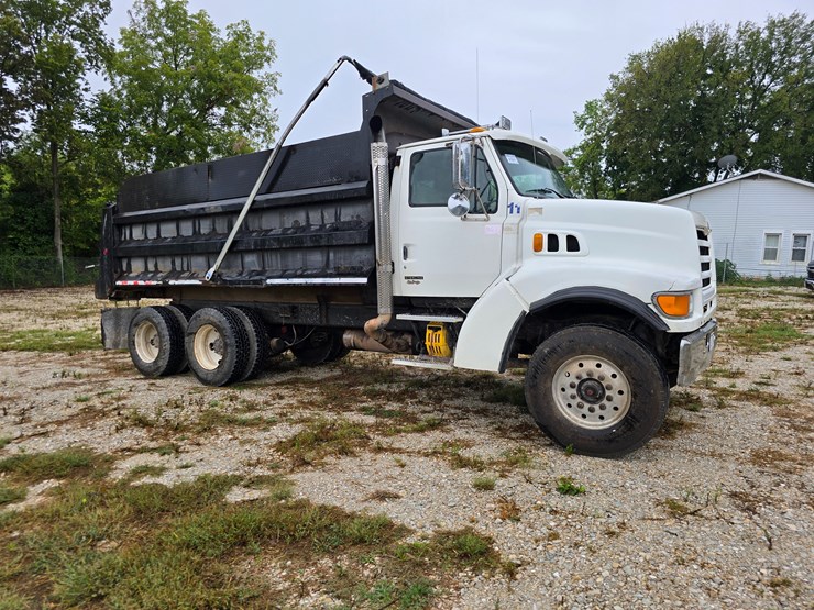 1999-sterling-l9511-image-31