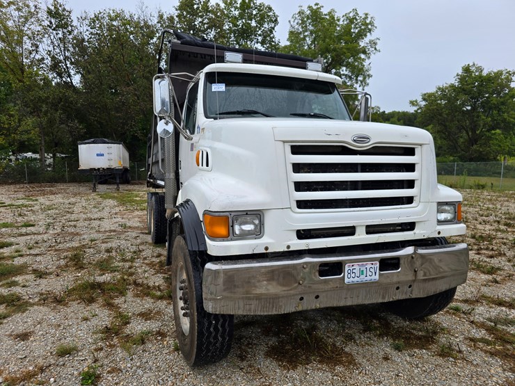 1999-sterling-l9511-image-35