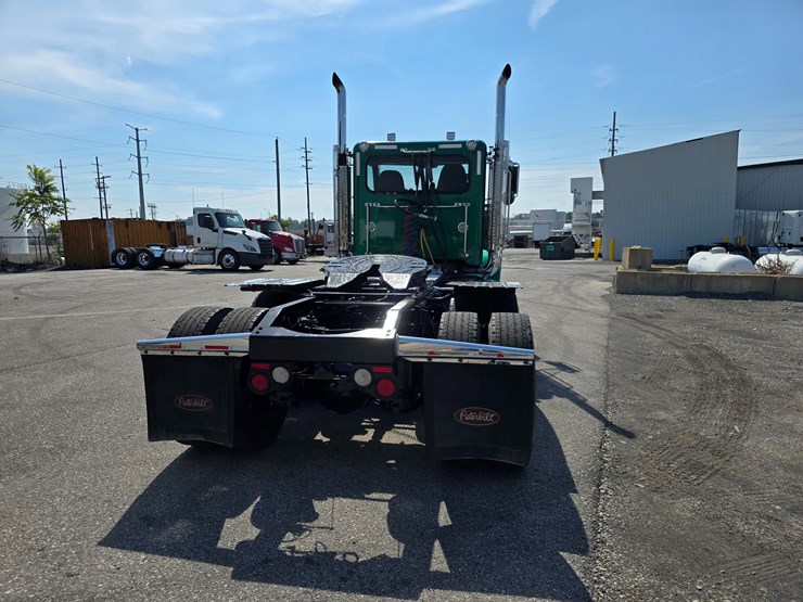 2014-peterbilt-388-image-26