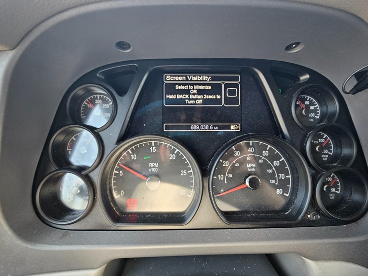 2017-peterbilt-579-image-67