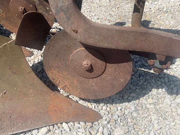 2-bottom-fast-hitch-plow-image-7