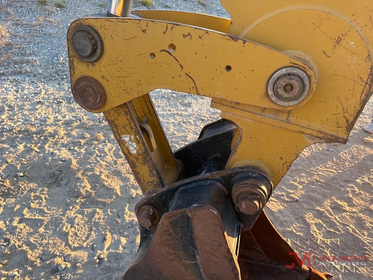 2018-caterpillar-420f2-it-image-18