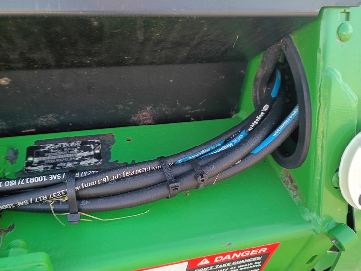 2020-john-deere-450m-image-18