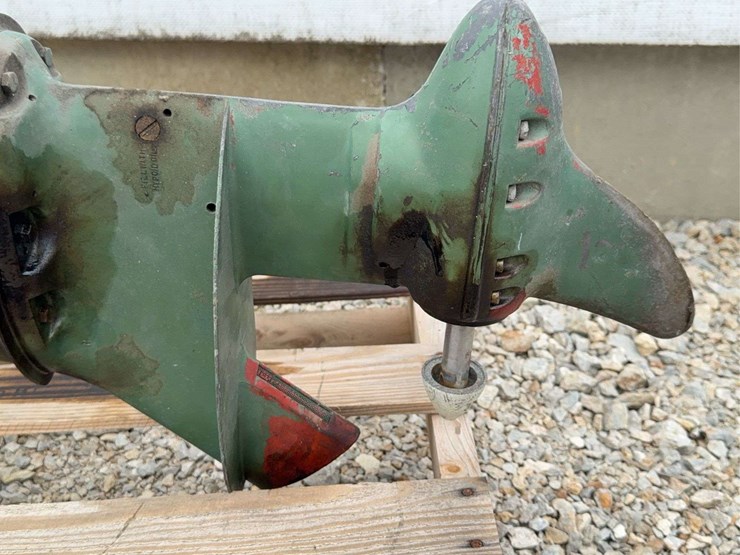 johnson-25-outboard-motor-image-10