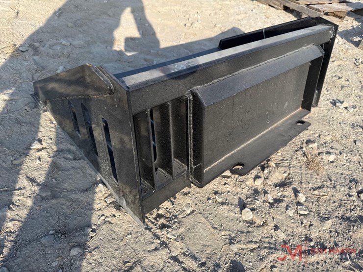 new-iranch-38"-rock-bucket-mini-skid-steer-attachment-image-3