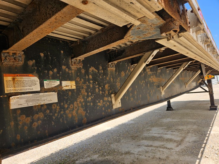 2011-great-dane-flatbed-image-50