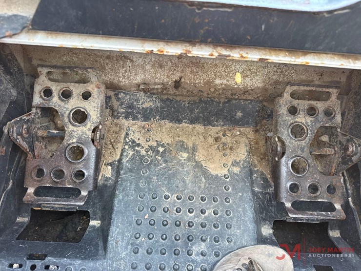 2017-bobcat-t590-image-14