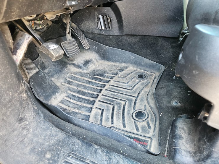 2017-ford-explorer-image-28