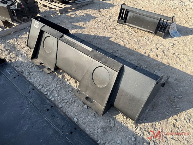 new-iranch70"-smooth-bucket-skid-steer-attachment-image-2